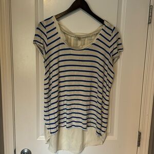 Striped, split back T-shirt with hi-lo hemline